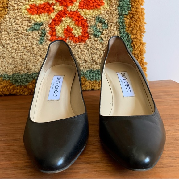 Jimmy Choo Black Leather 2.5 Inch Pumps Size 37.5 - Picture 3 of 11